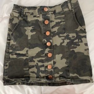 Camo skirt